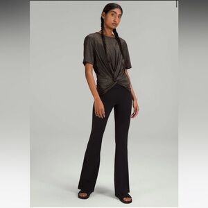 Lululemon Athletic Crescent Twist Front T-Shirt in Gold Spark Black, Size 6, NWT